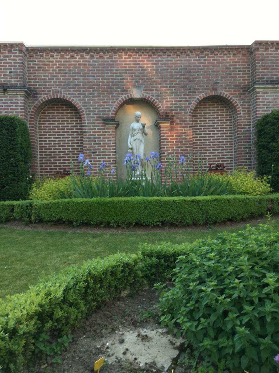 アラス Entre Cour Et Jardin Bed & Breakfast エクステリア 写真