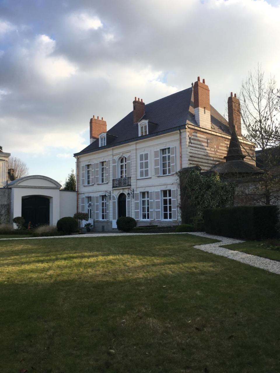 アラス Entre Cour Et Jardin Bed & Breakfast エクステリア 写真